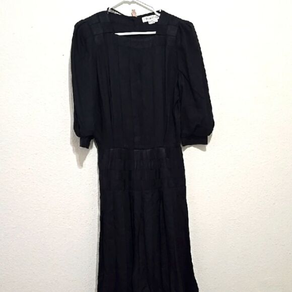 Marie St. Claire Vintage Whitchy Elegant Black Dress 4 - Picture 1 of 14